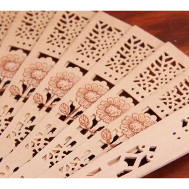 Quạt gỗ trang trí cổ trang - Phụ kiện decor chụp ảnh, giảm còn 18.000₫