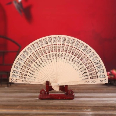 Quạt Gỗ Trang Trí Độc Đáo Cho Tết – Thiết Kế Sang Trọng, Giảm Giá Đến 22% Chỉ 18.000 VND 6