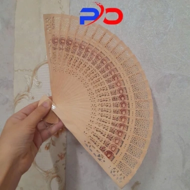 Quạt gỗ trắng và đỏ tua ngọc vân - gấp gọn, decor Tết, giỏ quà, chỉ 9.000đ 5