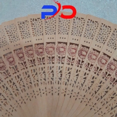 Quạt gỗ trắng và đỏ tua ngọc vân - gấp gọn, decor Tết, giỏ quà, chỉ 9.000đ 6