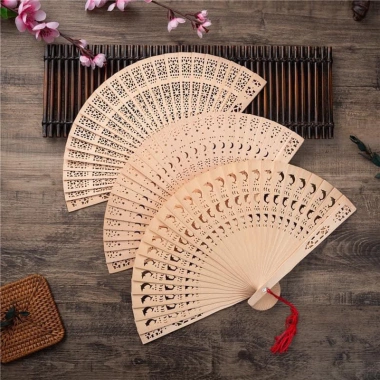 Quạt gỗ tre 35cm trang trí Mẹt Tết 2.025 Trung Hoa cổ trang, chỉ 20.000₫ 4 Quạt gỗ tre 35cm trang trí Mẹt Tết 2.025 Trung Hoa cổ trang, chỉ 20.000₫ 4