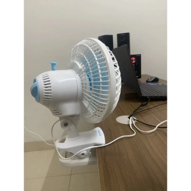 Quạt kẹp điện 220V Sài Cánh 20cm xoay 180 do văn phòng, phòng ngủ, vệ sinh 229.000đ 2