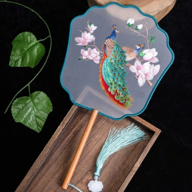 Quạt thêu Trung Quốc GOJO - Quạt cô dâu họa tiết hoa cầm tay, lụa mờ tua rua, giá 85.470₫