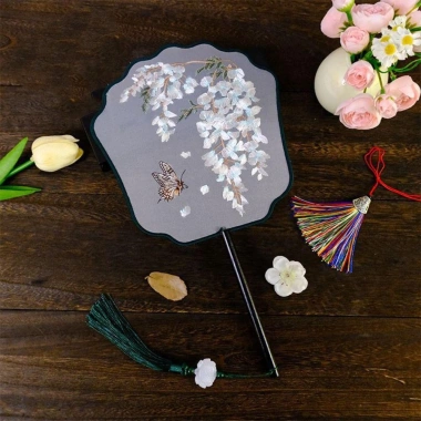 Quạt thêu Trung Quốc GOJO - Quạt cô dâu họa tiết hoa cầm tay, lụa mờ tua rua, giá 85.470₫ 8 Quạt thêu Trung Quốc GOJO - Quạt cô dâu họa tiết hoa cầm tay, lụa mờ tua rua, giá 85.470₫ 8