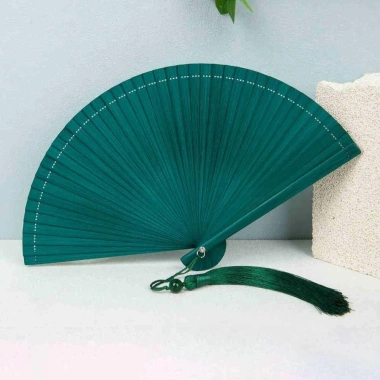 Quạt tre màu trơn FUHUIOT gấp tua rua Trung Quốc, quạt cầm tay sườn xám, giá ưu đãi 119.130 VND