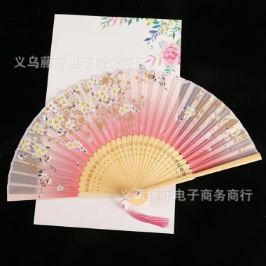Quạt Vải In Họa Tiết - Phụ Kiện Cosplay và Chụp Ảnh Cầm Tay, Quà Tặng Xinh Xắn Phong Cách Trung Quốc, Giá 25.000₫ 8 Quạt Vải In Họa Tiết - Phụ Kiện Cosplay và Chụp Ảnh Cầm Tay, Quà Tặng Xinh Xắn Phong Cách Trung Quốc, Giá 25.000₫ 8