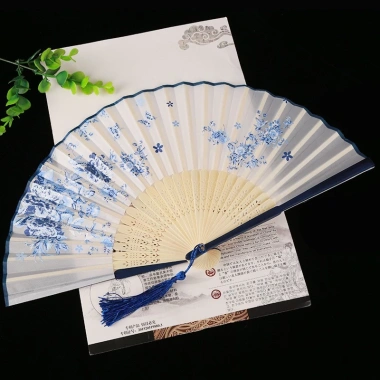 Quạt Vải In Họa Tiết - Phụ Kiện Cosplay và Chụp Ảnh Cầm Tay, Quà Tặng Xinh Xắn Phong Cách Trung Quốc, Giá 25.000₫
