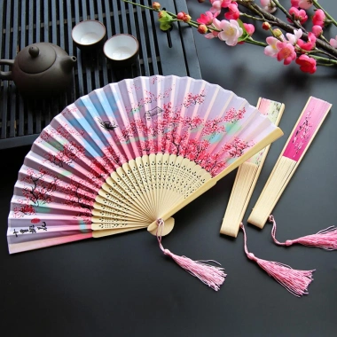 Quạt Xếp Cầm Tay Bằng Lụa Cán Gỗ Phối Tua Rua Chất Lượng Cao Phong Cách Trung Hoa Giá Ưu Đãi 58.512 VND 5