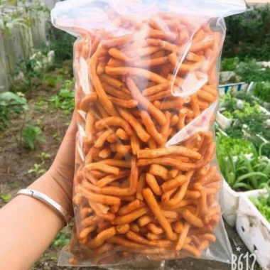 Quẩy cay giòn tan 400g Đậm vị cay, giòn tan, giá 20.000₫ giảm từ 25.200₫ 3 Quẩy cay giòn tan 400g Đậm vị cay, giòn tan, giá 20.000₫ giảm từ 25.200₫ 3
