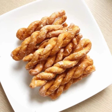 Quẩy Xoắn Đường Vặn Thừng - Chuối Sấy Ngon Đậm Đà 1kg Giá Ưu Đãi 50.000₫