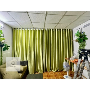 Rèm cửa phòng ngủ cao cấp xanh lá chống nắng treo tường - Sang trọng, giá chỉ 112.000₫