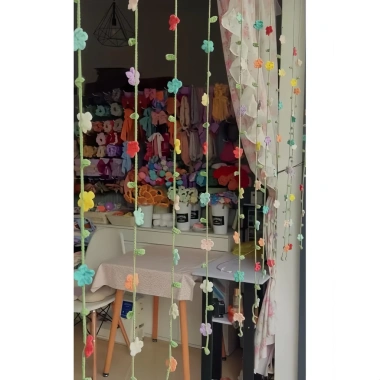Rèm hoa móc len nhiều màu - thiết kế độc đáo từ Stunningcrochet.byt, giảm còn 75.000 VND