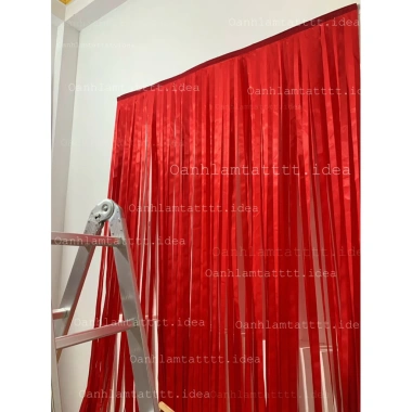 Rèm ruy băng 1.5x3.2m màu đỏ giảm 500.000đ, chất liệu bền, sang trọng, cách âm