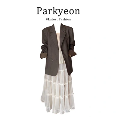 Retro Blazer & Váy Two‑Piece Set Màu Tương Phản Cạnh Rách Nút Lớn – Đầu Thu 142k 6 Retro Blazer & Váy Two‑Piece Set Màu Tương Phản Cạnh Rách Nút Lớn – Đầu Thu 142k 6