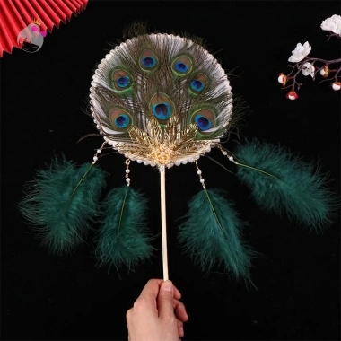 Ru Sang Trọng Con Công Tròn - Quạt Độc Đáo Cổ Cưới, Đạo Cụ Trang Trí Nhà Cửa 2 Ru Sang Trọng Con Công Tròn - Quạt Độc Đáo Cổ Cưới, Đạo Cụ Trang Trí Nhà Cửa 2