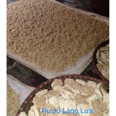 Rượu Nho Làng Lứa Quê Truyền Thống 500ml - 1L Giá ưu đãi 38.000 VND Hương vị đặc trưng