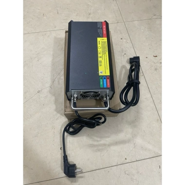 Sạc 1.000W Vinfast - Công suất mạnh, Giá chỉ 1.899.000đ, Giảm mạnh từ 2.411.730đ 4