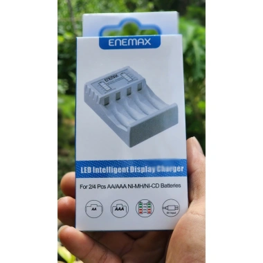Sạc Pin Enemax 2 Đáy 4 Cổng + Dây, Tự Ngắt Báo Pin, Sạc Nhanh An Toàn - 159.000đ 2