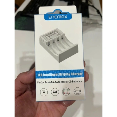Sạc Pin Enemax 2 Đáy 4 Cổng + Dây, Tự Ngắt Báo Pin, Sạc Nhanh An Toàn - 159.000đ 3