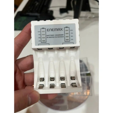 Sạc Pin Enemax 2 Đáy 4 Cổng + Dây, Tự Ngắt Báo Pin, Sạc Nhanh An Toàn - 159.000đ 4