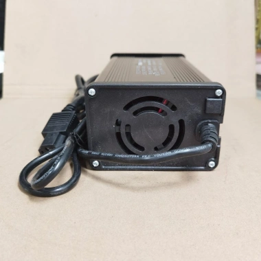 Sạc xe điện VinFast 1.000W bật chìa khóa, quạt tản nhiệt - phù hợp Feliz S, Evo200, Klara S - Giá chỉ 1.036.900 VND