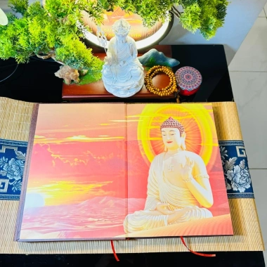 Sách 6 Bài Kinh Tụng Hàng Ngày Bìa Cứng kèm Vòng Hạt, Lời Khấn, Sám Hối Thai Nhi, Chú Đại Bi – Giá ưu đãi 195.000₫