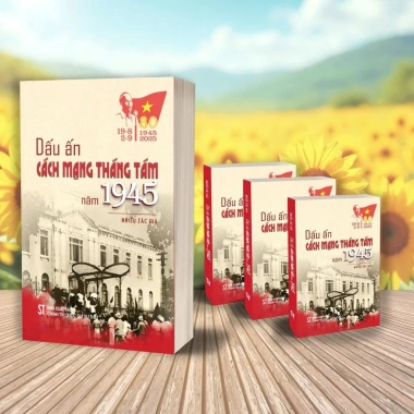 Sách Dấu Ấn Cách Mạng Tháng 8 Năm 1.945 - Giá ưu đãi 135k - SBOOKS 4 Sách Dấu Ấn Cách Mạng Tháng 8 Năm 1.945 - Giá ưu đãi 135k - SBOOKS 4
