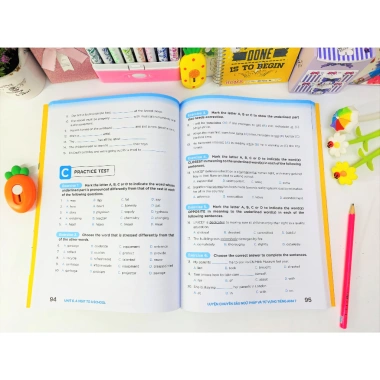 Sách Luyện Ngữ Pháp và Từ Vựng Tiếng Anh 7 - SGK Mới Global Success - 131.820 VND