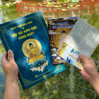 Sách Nghi Thức Đọc Kinh 15 Bài Hàng Ngày Bìa Cứng Chống Nước Chữ To Giá 179.000 VND 4