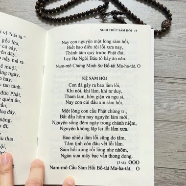 Sách Phật Pháp Nghi Thức Sám Hối Sáu Căn & Hồng Danh: Chữ In Sắc Nét, Tu Dưỡng, Giá Ưu Đãi 26.500₫