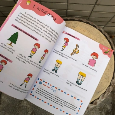 Sách Rèn Luyện Kĩ Năng Sống cho Học Sinh - Kỹ Năng Vận Động, Giảm Giá 52.000 VND