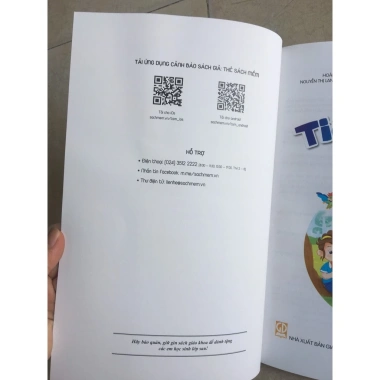 Sách Tiếng Anh mới NXB Giáo dục VN kèm áo mưa vải dù gai dày, giảm còn 190k 3