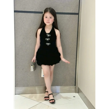Sẵn hàng HK22 Váy đầm bí nhung đen đính nơ cổ yếm cho bé gái 7-40kg - Giá ưu đãi 299,000₫