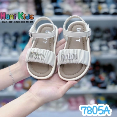 Sandal bé gái đi học da mềm nhẹ, giảm giá 299.000₫ - Giá gốc 373.750 6 Sandal bé gái đi học da mềm nhẹ, giảm giá 299.000₫ - Giá gốc 373.750 6