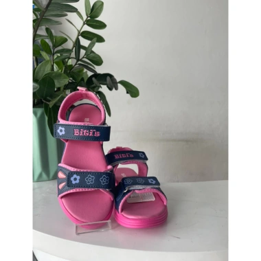 Sandal Bé Gái Trắng Hồng BEG200 Giá Rẻ 335.000 VNĐ - Thoải Mái và Thời Trang 9