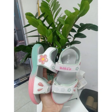 Sandal Bé Gái Trắng Hồng BEG200 Giá Rẻ 335.000 VNĐ - Thoải Mái và Thời Trang 10