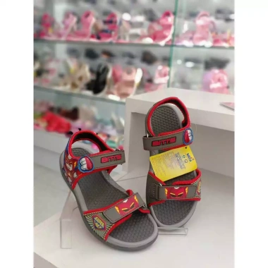 Sandal bé trai DRB31.700 xám - Đế cao su chống trượt, thoáng mát, giảm 20% còn 325.000đ 6 Sandal bé trai DRB31.700 xám - Đế cao su chống trượt, thoáng mát, giảm 20% còn 325.000đ 6