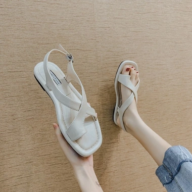 Sandal nữ xỏ ngón HGS40 chiến binh quai chéo - Giá chỉ 92.000đ, giảm mạnh 4 Sandal nữ xỏ ngón HGS40 chiến binh quai chéo - Giá chỉ 92.000đ, giảm mạnh 4