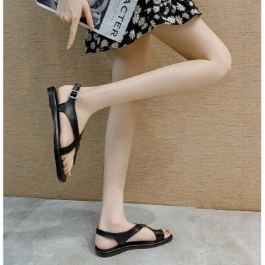Sandal nữ xỏ ngón HGS40 chiến binh quai chéo - Giá chỉ 92.000đ, giảm mạnh