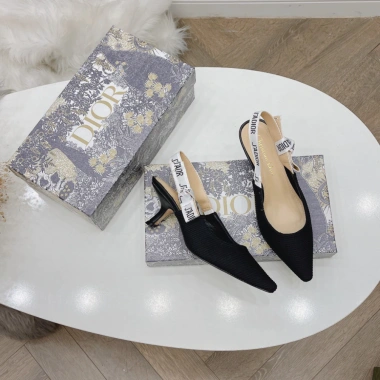 Sandal Thun Gân Quai Nơ Chữ 3 Dáng Gót - Giá Ưu Đãi 400.000đ CG1.688 10 Sandal Thun Gân Quai Nơ Chữ 3 Dáng Gót - Giá Ưu Đãi 400.000đ CG1.688 10