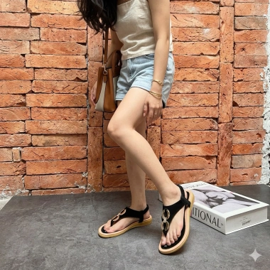 Sandal xỏ ngón nữ MAILIAA quai kẹp mã OO MOI - Sandal đi biển giá ưu đãi 162.400₫