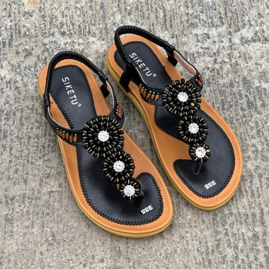 Sandal xỏ ngón nữ thổ cẩm MAILIAA – Quai đính đá, đế mềm, phù hợp đi biển, giá ưu đãi 180.000 VND 3 Sandal xỏ ngón nữ thổ cẩm MAILIAA – Quai đính đá, đế mềm, phù hợp đi biển, giá ưu đãi 180.000 VND 3