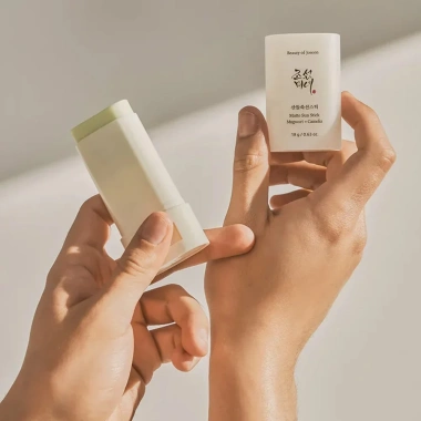 Sáp Chống Nắng Matte Sun Stick Beauty of Joseon Mugwort Camellia SPF50+ PA++++ 18g - Giá chỉ 339.000₫ 4 Sáp Chống Nắng Matte Sun Stick Beauty of Joseon Mugwort Camellia SPF50+ PA++++ 18g - Giá chỉ 339.000₫ 4