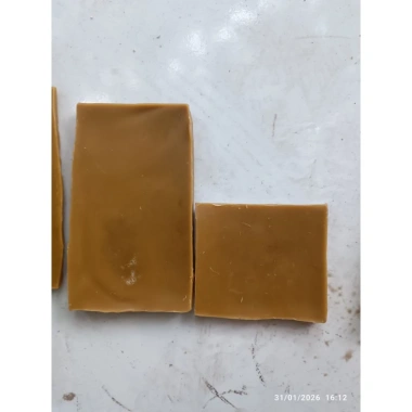 Sáp ong nguyên chất - Bẫy dụ ong về tổ, thu hút nhanh, giá ưu đãi 58.000₫ 2