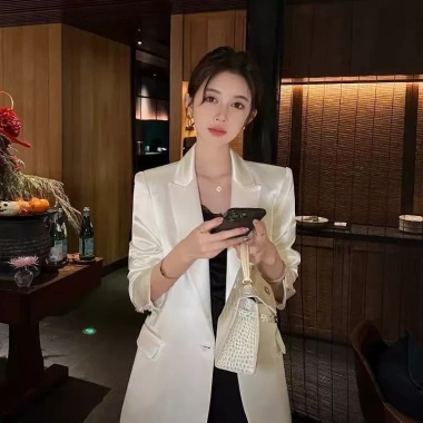 Satin Blazer Hàn Quốc Đen Trắng - Thiết Kế Thoải Mái Sang Trọng, Giá 344.090 VND 3