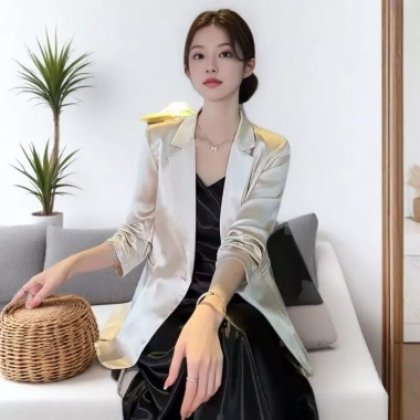 Satin Blazer Hàn Quốc Đen Trắng - Thiết Kế Thoải Mái Sang Trọng, Giá 344.090 VND 7