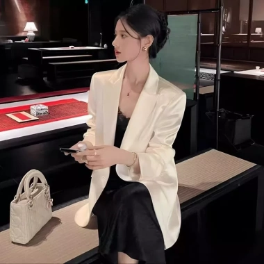 Satin Blazer Hàn Quốc Đen Trắng - Thiết Kế Thoải Mái Sang Trọng, Giá 344.090 VND 10