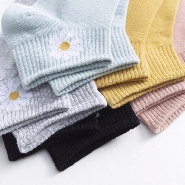 Set 10 Đôi Tất & Vớ Hoa Cúc Nhiều Màu, Thể Thao Cổ Ngắn, Vải Dệt Kim ms20 - Giá 41.900 VNĐ