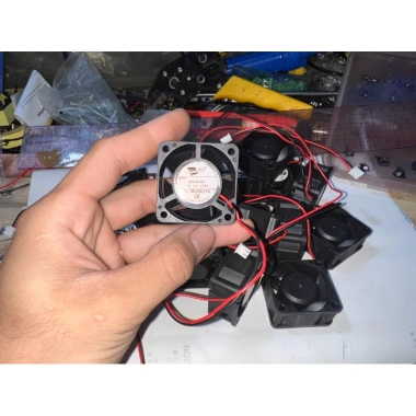 Set 10 Quạt 12V 0.25A 4x4x2cm Siêu Êm Mát - Giá Ưu Đãi 400.000 VND TPHCM 2