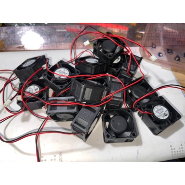 Set 10 Quạt 12V 0.25A 4x4x2cm Siêu Êm Mát - Giá Ưu Đãi 400.000 VND TPHCM 3